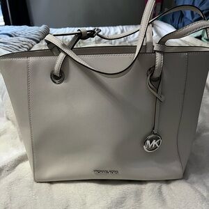 White Michael Kors Tote